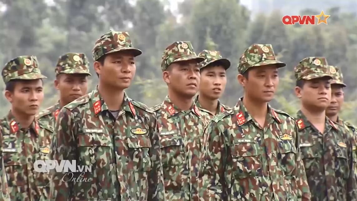 Linh tang Viet Nam mang quan phuc moi tham gia 