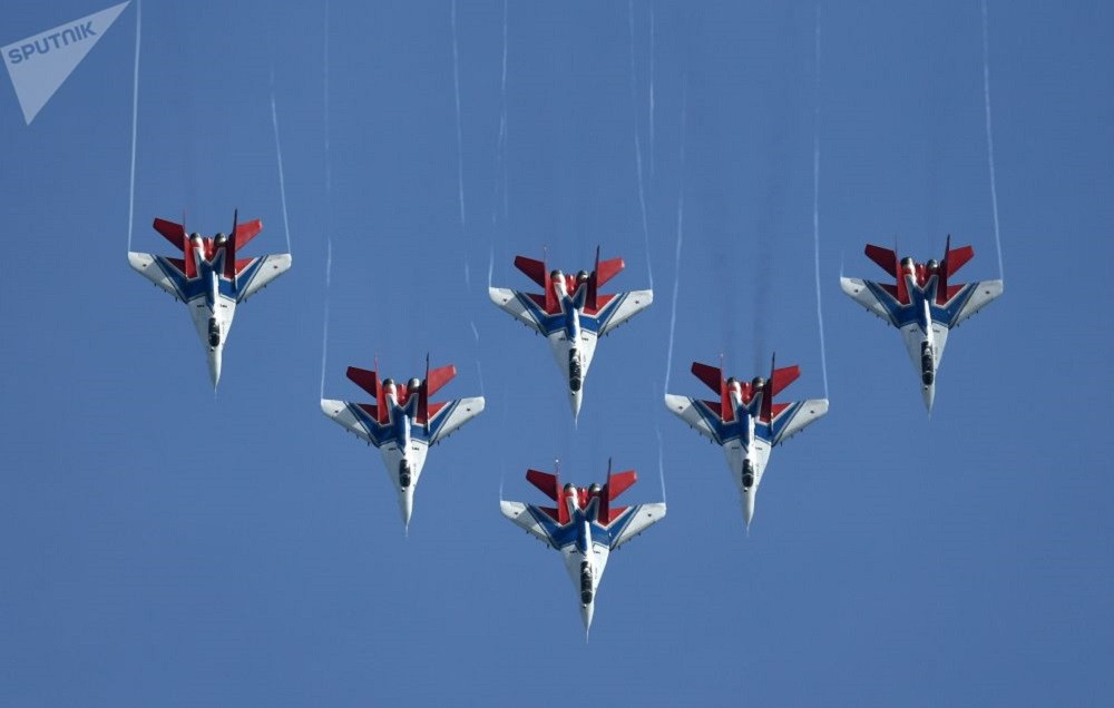 Và dĩ nhiên ban tổ chức Diễn đàn Army hàng năm thu về một số lượng không nhỏ tiền bán vé vào cổng cũng như các dịch vụ trải nghiệm giành cho khách tham quan trong suốt thời gian diễn ra sự kiện. Nguồn ảnh: Sputnik.