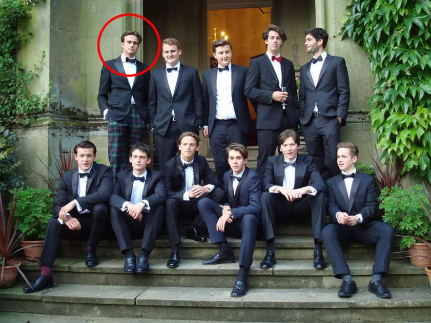 Rory có thành tích học tập nổi bật, là người đồng sáng lập ra câu lạc bộ hóa học Blue Bunsen của trường. Các bạn cùng lớp của nam thanh niên này tiết lộ rằng bạn trai của Malia Obama là một người khá hấp dẫn và hòa đồng.