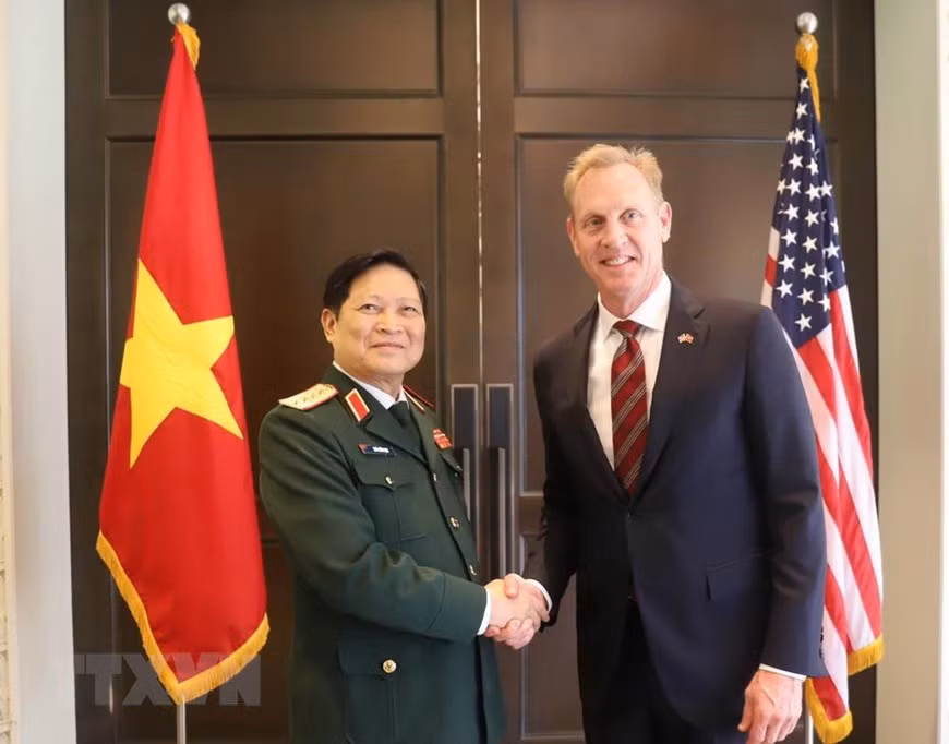 Sự kiện trên có thể được xem là dấu mốc mới trong hợp tác quân sự Việt – Mỹ. Hiện tại Bộ Quốc phòng của cả hai nước đều cho rằng hợp tác quân sự giữa Việt Nam và Mỹ trong thời gian qua đã đạt được hiệu quả thiết thực, phù hợp với mối quan hệ đối tác toàn diện giữa hai nước, góp phần duy trì hòa bình và ổn định tại khu vực và trên thế giới. Nguồn ảnh: TTXVN.