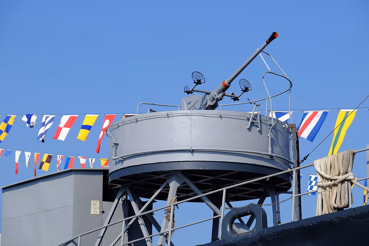 Với tầm bắn xa, uy lực mạnh, Bofors được đánh giá là vượt trội so với pháo hạm nòng đôi V11 cỡ nòng 37mm của Liên Xô cùng thời với nó. Nguồn ảnh: Wikipedia.