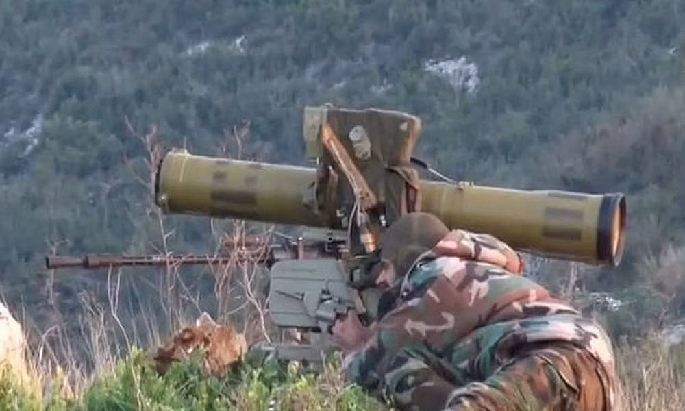 Với cường độ sử dụng tên lửa chống tăng trên chiến trường hiện tại, Quân đội Syria và đồng minh đặt ra mục tiêu tiêu diệt mọi loại phương tiện cơ giới của các nhóm phiến quân ngay khi chúng xuất hiện. Đây là cách duy nhất để họ có thể an toàn trước nguy cơ bị tấn công bằng xe bom cảm tử. Nguồn ảnh: Sputnik.