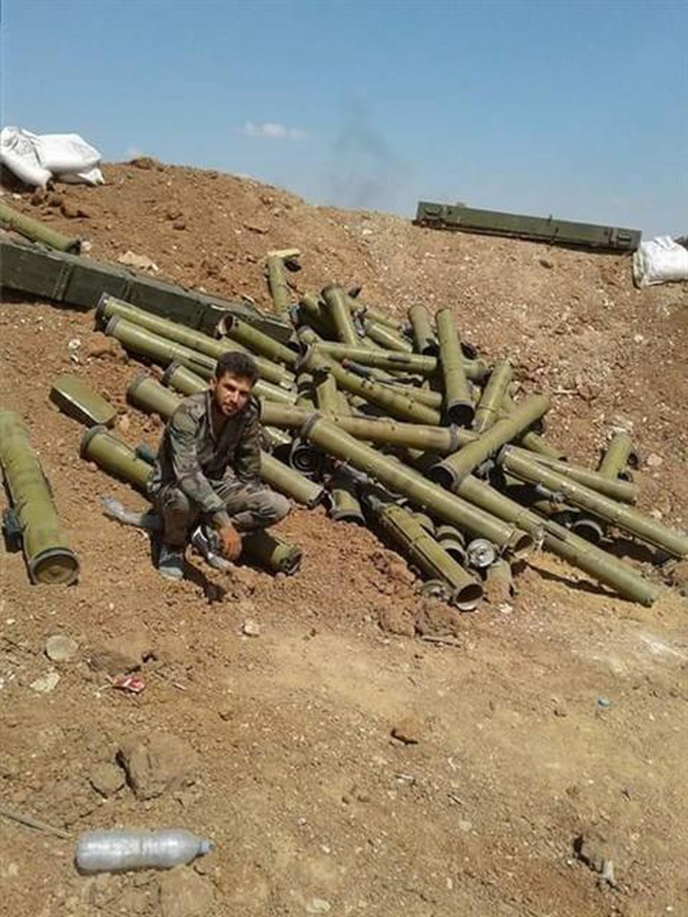 Những cái tên có thể được kể ở đây là 9M113 Konkurs, 9M14 Malyutka, 9M133 Kornet và cả 9K115-2 Metis-M. So với các sản phẩm cùng loại của Mỹ hay châu Âu, tên lửa chống tăng Nga có giá mền hơn cả như Konkurs là 22.000 USD, Kornet vào khoảng 26.000 USD, Metis-M là hơn 15.500 USD, trong số đó Malyutka có mức giá thấp nhất chỉ khoảng vài nghìn USD thậm chí rẻ hơn... Nguồn ảnh: Anna News.