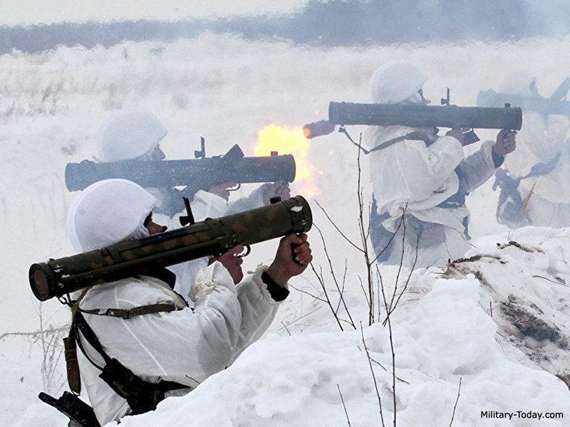 RPO-A Shmel có tầm bắn tối đa lên đến 1.000 m và tối thiểu là 20m Đầu đạn nhiệt áp của nó khi cháy sẽ tạo ra một vùng lửa có bán kính 3m để đốt cháy mục tiêu và hút sạch không khí trong phạm vị tương đương.