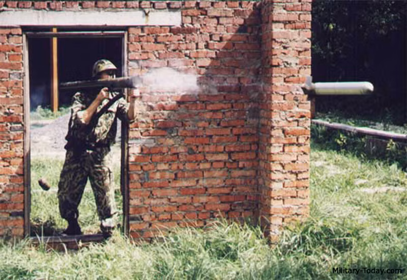 Với mẫu đạn tiêu chuẩn RPO-A, mục tiêu của mẫu súng phóng lựu nhiệt áp này các công sự vững chắc, bộ binh, phương tiện bọc thép hạng nhẹ và đôi khi là cả xe tăng.