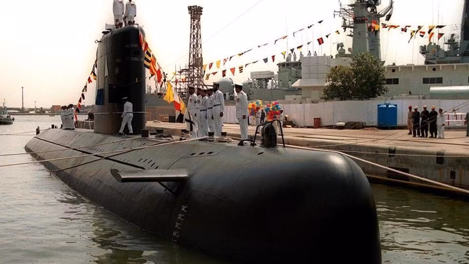 Tau ngam Pakistan “mat tich”, An Do keo ca ham doi di tim