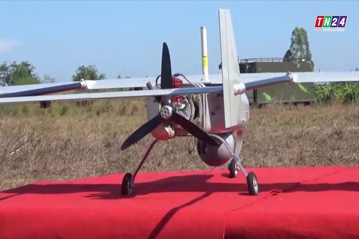 Về thiết kế tổng thể một tổ hợp UAV VUA-SC-3G được cấu thành từ ba hệ thống chính gồm một phương tiện vận tải đặc chủng, 3 phương tiện bay UAV, trung tâm điều khiển mặt đất và hệ thống thông tin liên lạc. Nguồn ảnh: TN24.