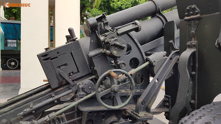 Về lựu pháo M2A1 hay còn được biết tới với cái tên M101A1, là một trng những mẫu pháo chủ lực của Quân đội Mỹ cũng như quân Đồng Minh trong Chiến tranh Thế giới thứ 2.