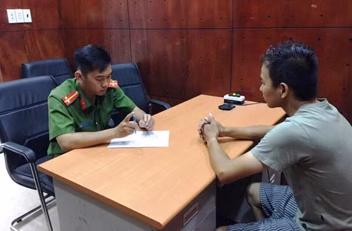 Chuyen buon ngay cuoi nam cua hai bao ve bat ngo vuong lao ly