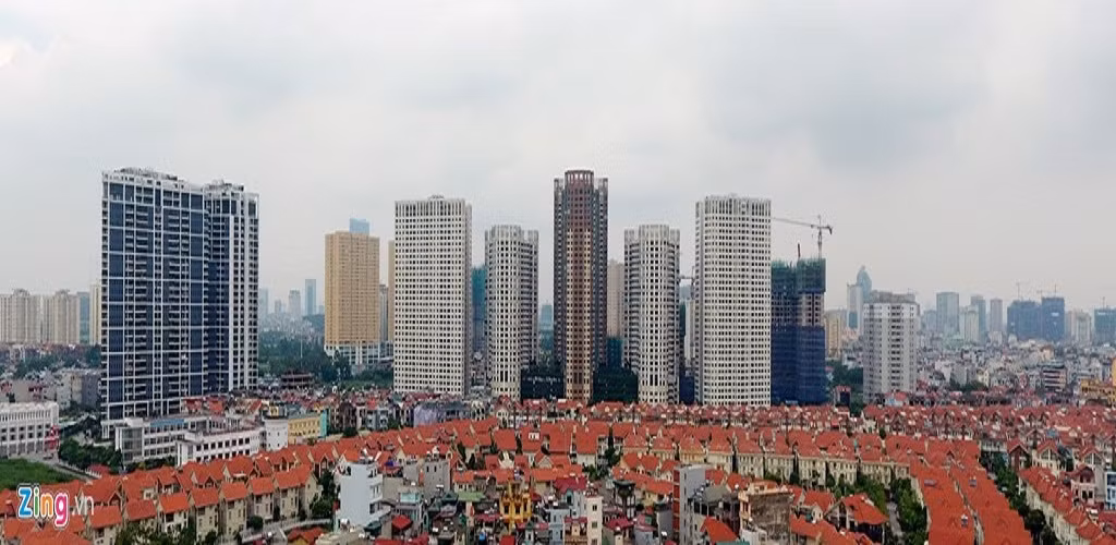 Hà Đông là một trong những khu vực phát triển bất động sản rầm rộ nhất Hà Nội bởi quỹ đất khá nhiều, giá lại rẻ. Ngay cả các khu đô thị cao cấp cũng xây dựng tại đây, thu hút nhiều khách ngoại tỉnh về mua. Ảnh: Zing.