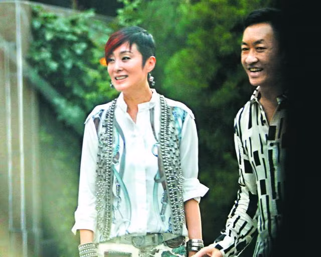 Cuoc song thang tram cua my nhan phim Chau Tinh Tri-Hinh-13