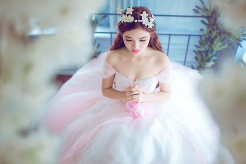 Chia sẻ về đam mê nghệ thuật, Nhật Hạ cho biết: “Từ khi còn nhỏ, tôi đã yêu thích công việc làm phim. Hiện tại, tôi cần nhiều thời gian học tập, quan sát, tích lũy kinh nghiệm để tương lai có thể trở thành đạo diễn giỏi”.