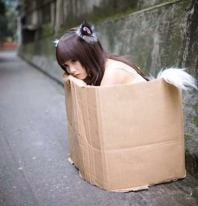 Cô "cáo ngây thơ" sao lại buồn thế kia. 