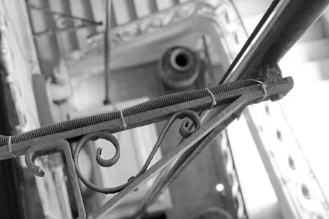 Hiện nay, thang máy này chỉ dùng để chuyên chở những hiện vật nặng hoặc phục vụ những vị khách già yếu