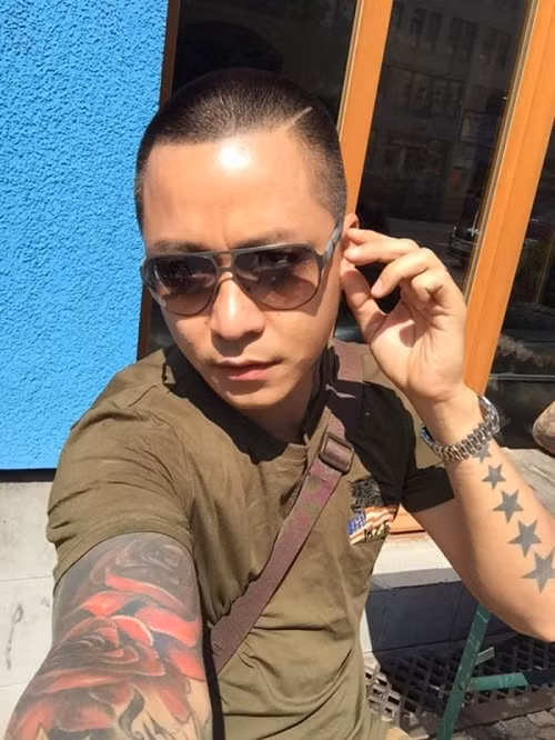 Kiểu đầu trọc của Tuấn Hưng sau khi anh hứa sẽ cắt nếu tuyển Việt Nam thua Thái Lan vào tháng 6 vừa qua.