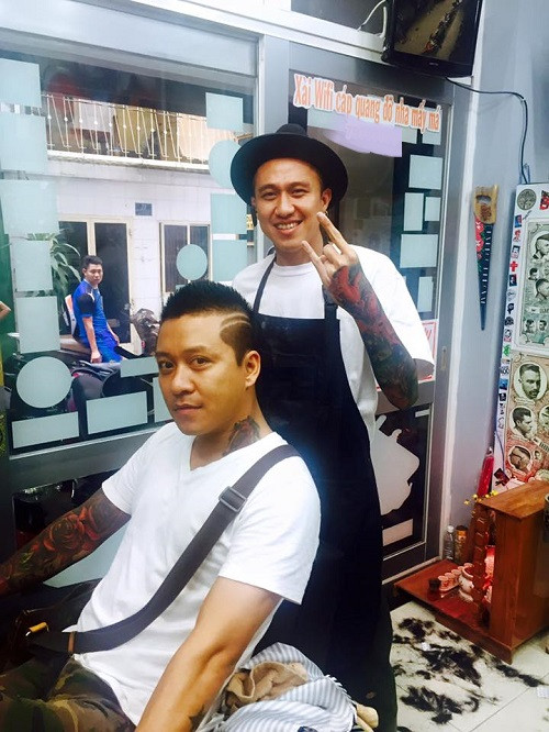 Kiểu tóc hiện tại của Tuấn Hưng được anh cắt trước khi lên sóng chương trình giọng hát Việt 2015 vào ngày 23/8 vừa qua.