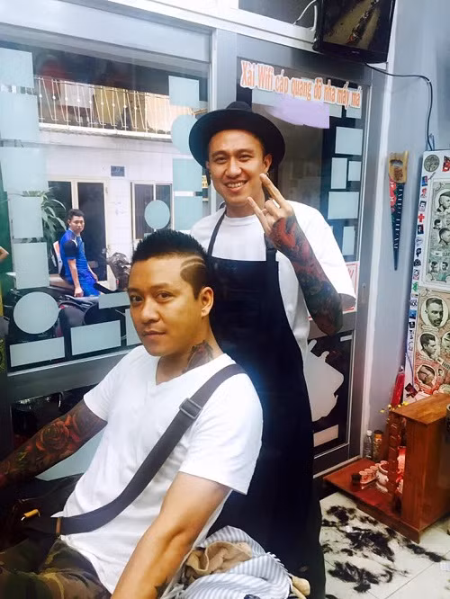 Kiểu tóc hiện tại của Tuấn Hưng được anh cắt trước khi lên sóng chương trình giọng hát Việt 2015 vào ngày 23/8 vừa qua.