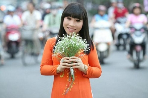 Co giao chuyen gioi Quynh Tram va hanh trinh chuyen gioi giong bao