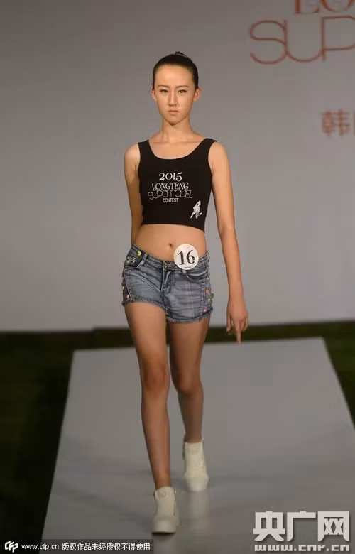 Ngo ngang nguoi mau 12 tuoi cao 1m77 voi 3 vong nuot-Hinh-2