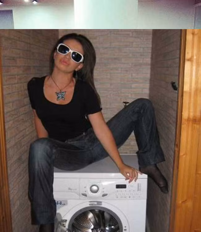 Khoe máy giặt mới mua đây mà.