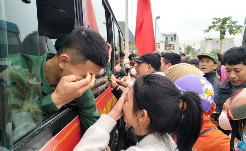 Năm nay, Thanh Hoá đã tuyển chọn và chốt quân số phát lệnh gọi nhập 3.842 công dân. Trong đó, quân số chính thức là 3.655 công dân; quân số dự phòng là 186 công dân.