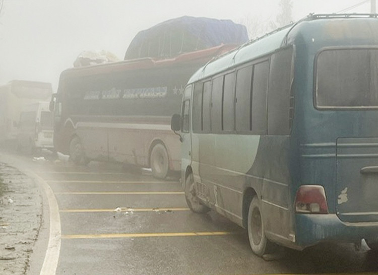 Quốc lộ 8A đi Cửa khẩu Cầu Treo đã thông tuyến trở lại Quoc lo 8A di Cua khau Cau Treo da thong tuyen tro lai