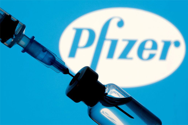 Hon 97.000 lieu vaccine Pfizer dau tien da ve Viet Nam: Can luu y gi?