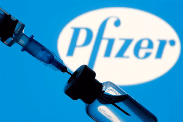 Hon 97.000 lieu vaccine Pfizer dau tien da ve Viet Nam: Can luu y gi?