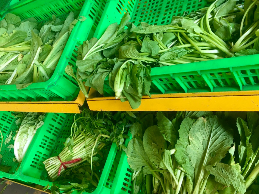 TP HCM: Nguoi dan tiep tuc do ra cho, sieu thi truoc gio gian cach