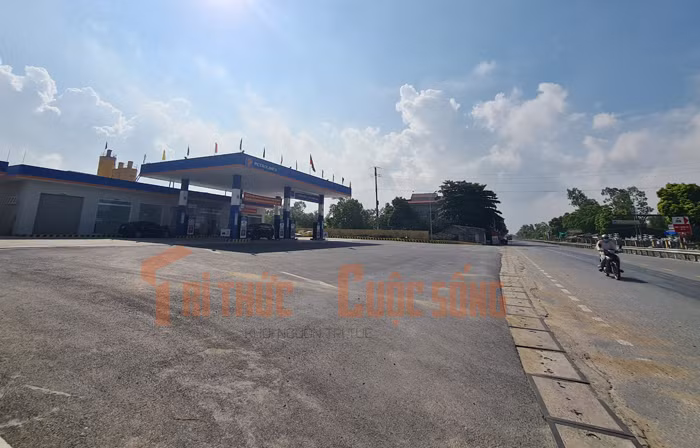 Ha Nam: Dat Cty xang dau Ha Nam Ninh bi “xe thit” thanh tram tron be tong