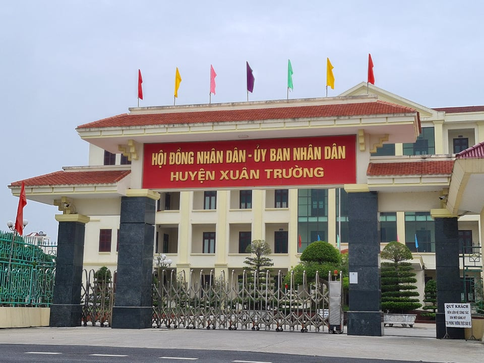 Hanh lang de Huu Hong bi “xe thit”: Chinh quyen noi gi?