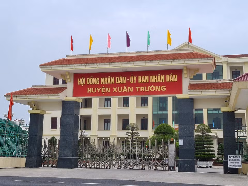 Hanh lang de Huu Hong bi “xe thit”: Chinh quyen noi gi?