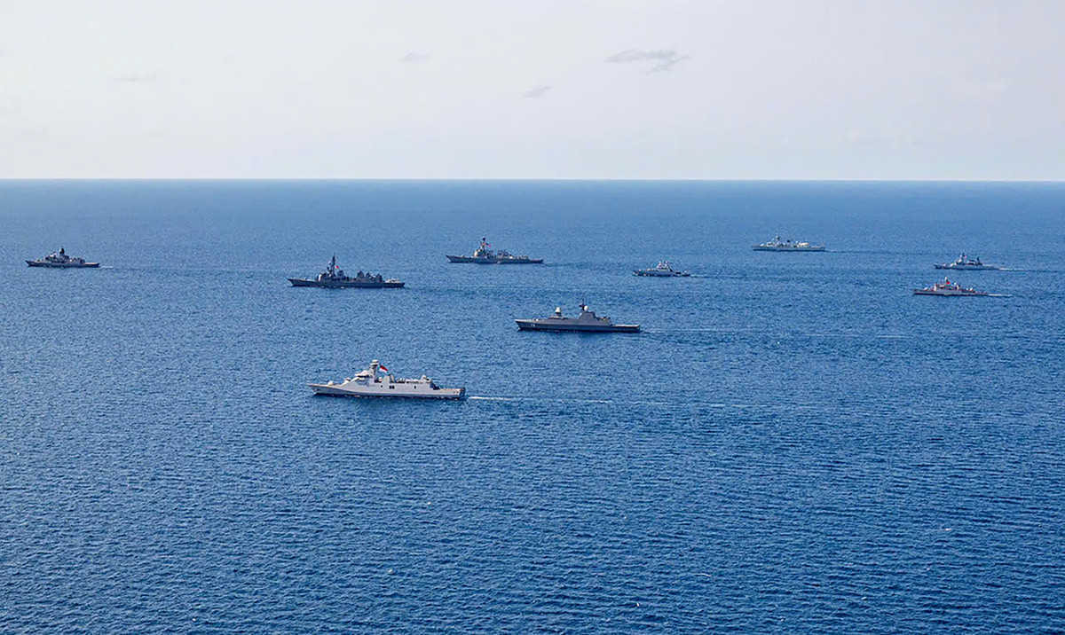 Tàu 18 nằm trong nhóm chiến thuật số 1 tham gia diễn tập nội dung phi tác chiến trên biển