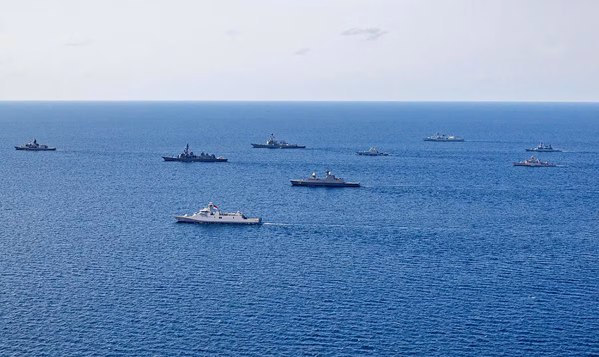 Tàu 18 nằm trong nhóm chiến thuật số 1 tham gia diễn tập nội dung phi tác chiến trên biển