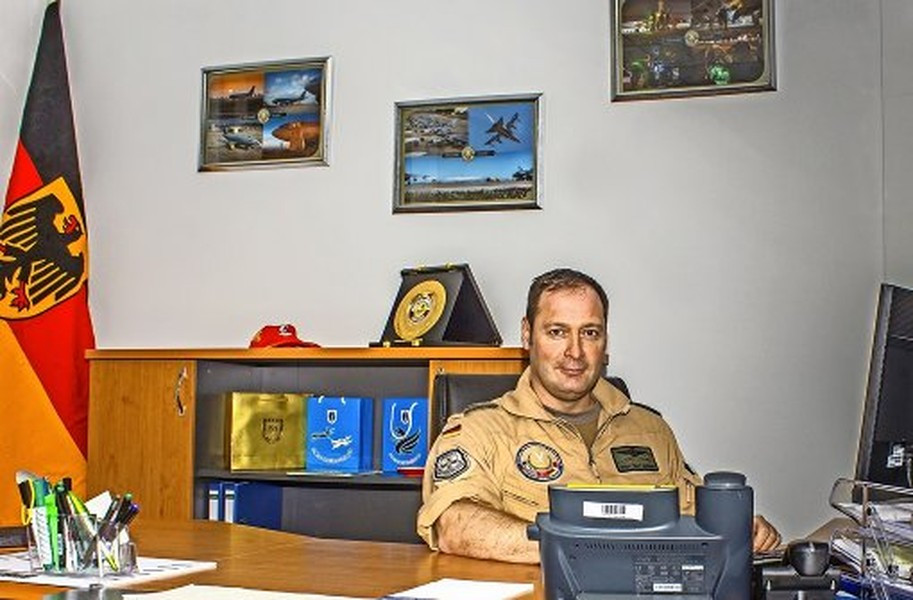 Đại tá Holger Radmann từ không quân Đức nhấn mạnh rằng việc thử nghiệm hạ cánh Eurofighter Typhoon trên đường là điều cần thiết để triển khai nhanh chóng trong nhiều tình huống khác nhau, duy trì hoạt động ngay cả khi bị tấn công.