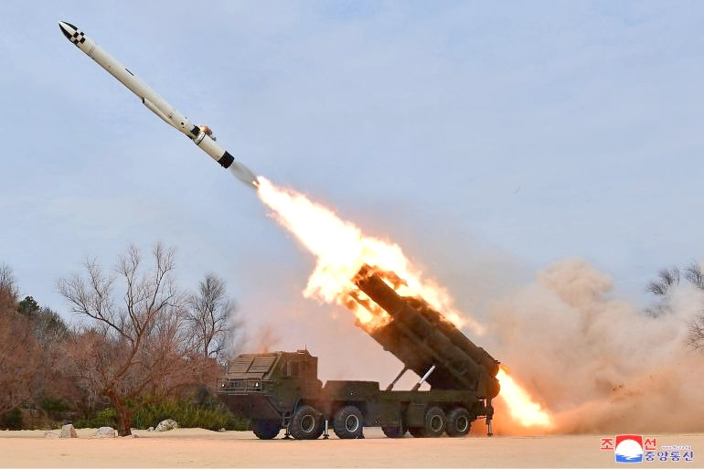 Sự hiện diện của Hwasongpho-11 Da-4.5 ảnh hưởng đến tính toán an ninh của các nước láng giềng, đặc biệt là Hàn Quốc và Nhật Bản. Các quốc gia này có thể buộc phải tăng cường hệ thống phòng thủ tên lửa của riêng mình. Sự phát triển liên tục của công nghệ tên lửa đạn đạo ở Bắc Triều Tiên đặt ra thách thức đối với nỗ lực không phổ biến vũ khí hạt nhân toàn cầu. Điều này đòi hỏi phải có phản ứng từ các tổ chức quốc tế như Liên hợp quốc để giải quyết những rủi ro tiềm ẩn. (Nguồn: Indian Express, KCNA, Aljazeera, KCT).