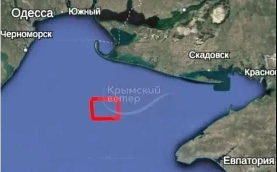 Hiện chưa rõ dấu vết dầu loang và mảnh vụn được tìm thấy gần địa điểm chiếc máy bay Su-30SM bị mất tích; đồng thời các hoạt động tìm kiếm và cứu hộ của Không quân Nga vẫn đang tích cực diễn ra. Tin tức này cũng đã được xác nhận bởi tài khoản Telegram Crimea Wind. 