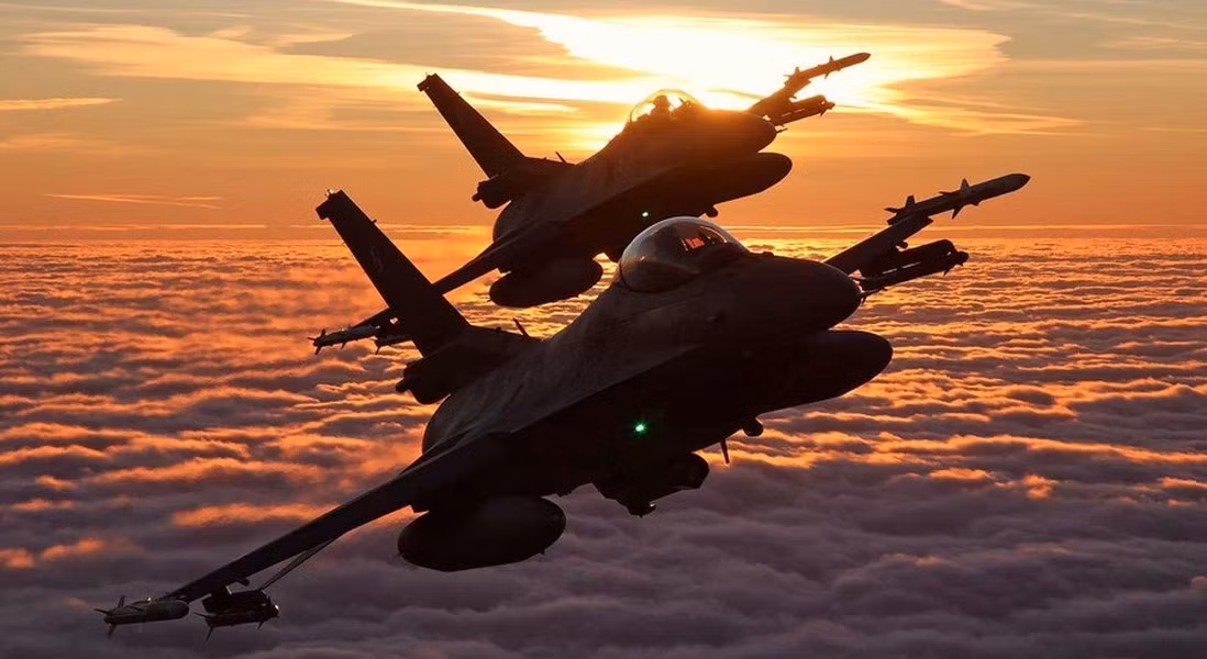 Rõ ràng radar mảng pha chủ động tạo cho chiến đấu cơ một sức mạnh mới, nhiều nhà quan sát cho rằng F-16V có một số thông số còn nhỉnh hơn chiến đấu cơ hạng nặng Su-35 vốn chỉ được trang bị radar mảng pha bán chủ động.