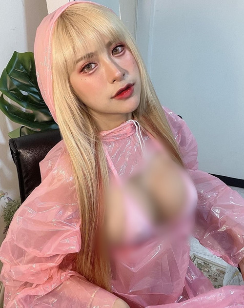 Mới đây, một hot girl người Thái Lan đã gây xôn xao khi quyết định hóa thân thành búp bê tình dục hay còn gọi là búp bê bơm hơi.