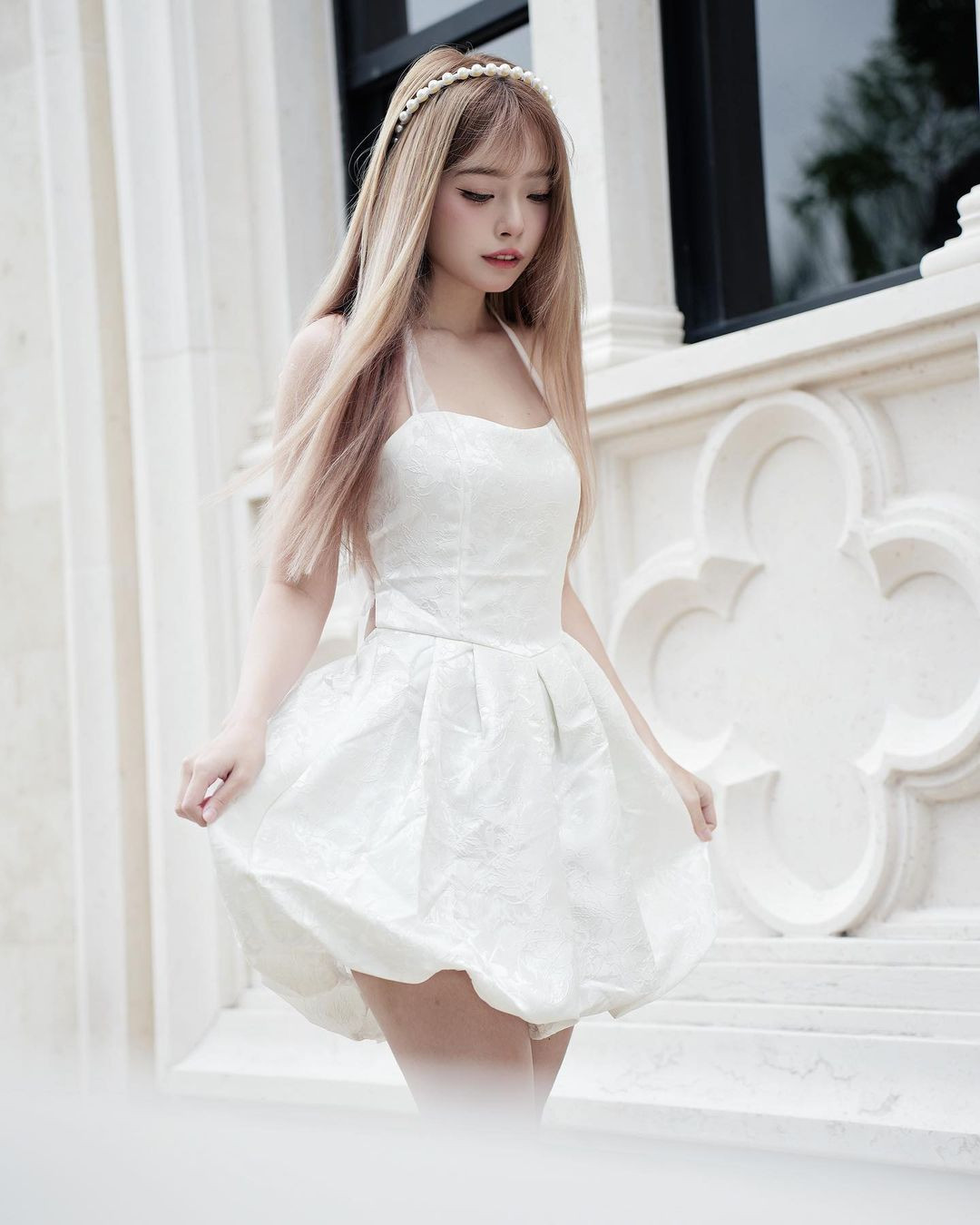 Tuy nhiên, cô nàng lại bị chỉ trích vì lỗi trang phục quá ngắn, tạo thành hình ảnh phản cảm. Cụ thể, theo nhiều người, chiếc quần thể thao nói trên của cô nàng có thiết kế không khác gì quần nội y.