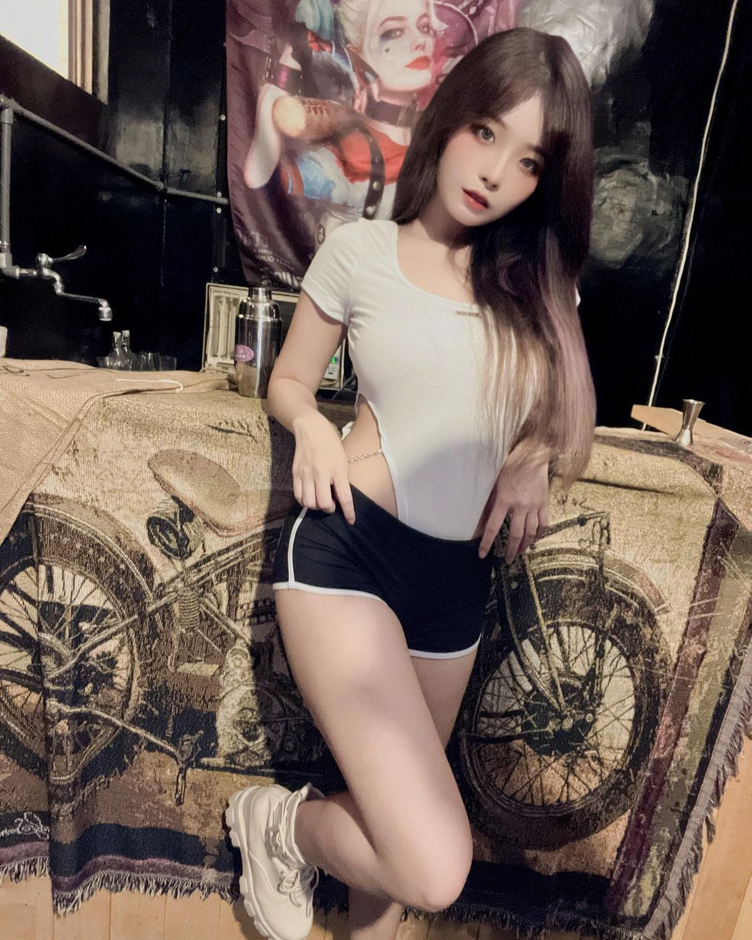 Tuy không có chiều cao vượt trội nhưng nhờ những ưu thế khác, hot girl Momo vẫn nhận được sự chú ý nhất định khi xuất hiện.