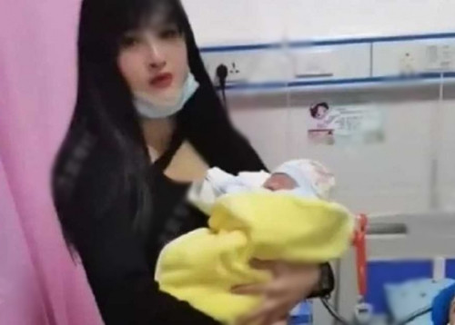 Nguoi phu nu 36 tuoi len chuc ba noi, ngoai hinh gay choang-Hinh-2