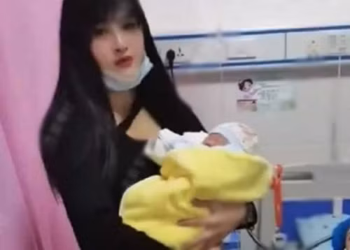 Nguoi phu nu 36 tuoi len chuc ba noi, ngoai hinh gay choang-Hinh-2