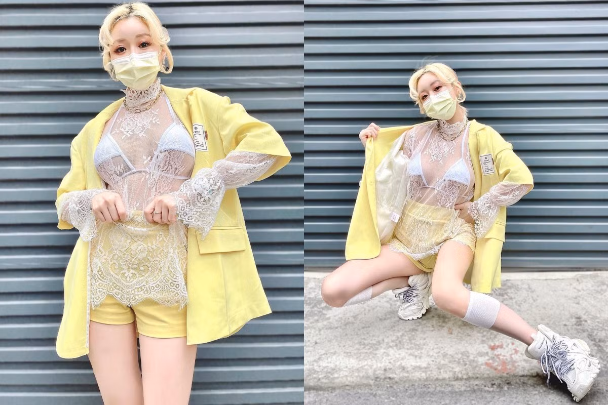 Có những trang phục hot girl gợi cảm Diệp Ny Ny mặc cũng như không mặc vì chẳng giúp cô nàng che phủ được bao nhiêu diện tích cơ thể.