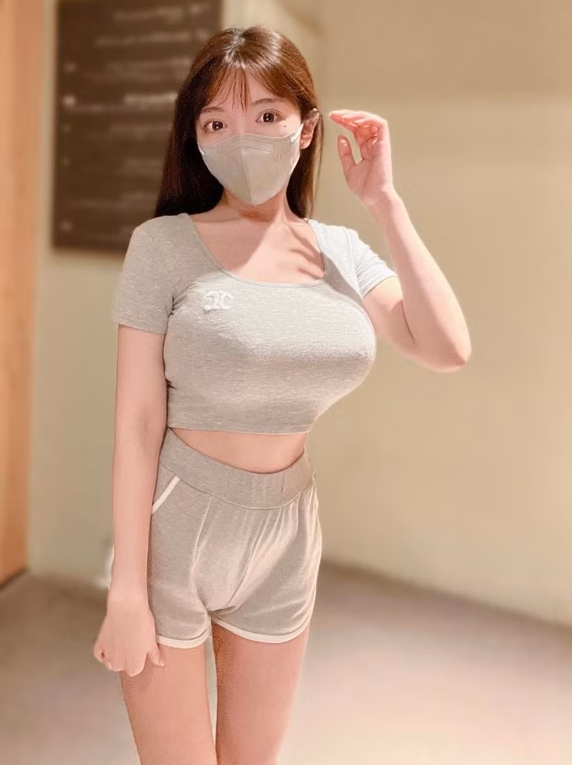 Chính vẻ đẹp đối lập này đã tạo nên nét đặc trưng của cô nàng.