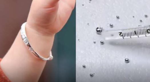 Vong bac tren tay con doi mau, di kham phat hien chuyen ron nguoi