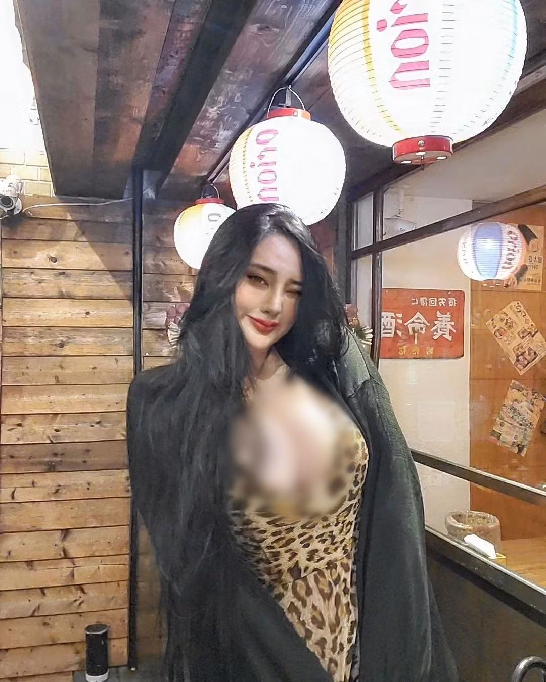 Hoàng Tĩnh đã có 11 năm trong nghề y tá và cô nàng cũng không có ý định đổi nghề, chuyển việc.