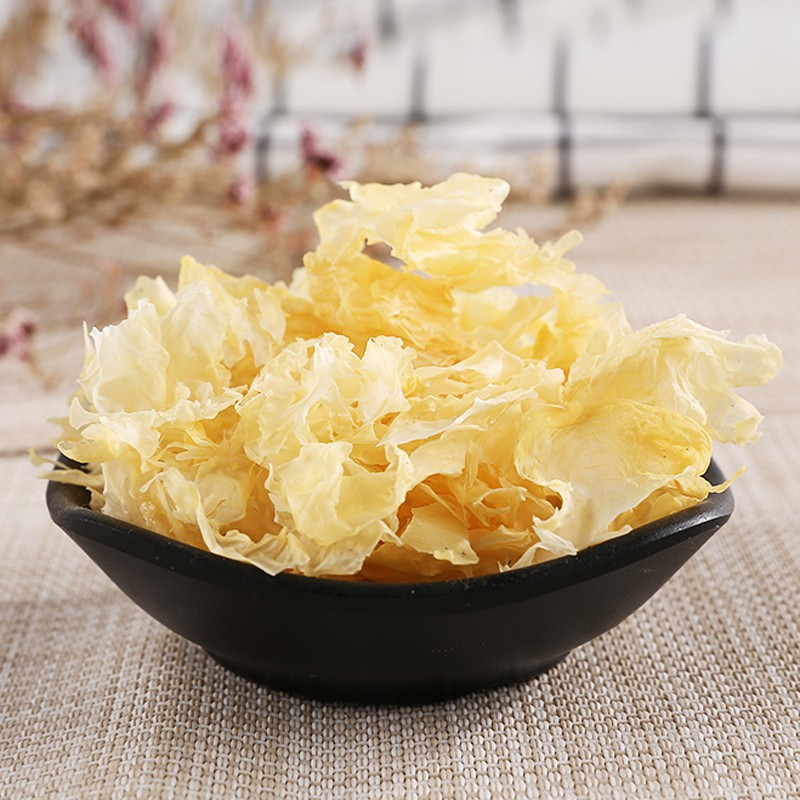 Tổ yến là một trong những thực phẩm quý luôn được con người coi trọng. Thế nhưng, vì độ quý hiếm, từ xưa tổ yến đã chỉ dành cho giới quý tộc, thượng lưu, những người giàu có. Song, người nghèo muốn ăn thực phẩm tốt ngang tổ yến cũng không phải không có khả năng. (Ảnh minh họa)