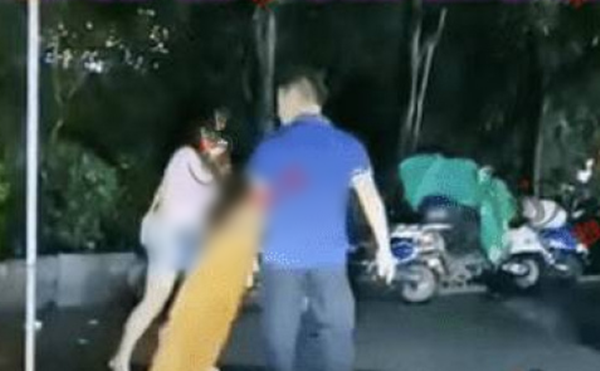 Chong tat vo giua duong, biet ly do ai cung ung ho