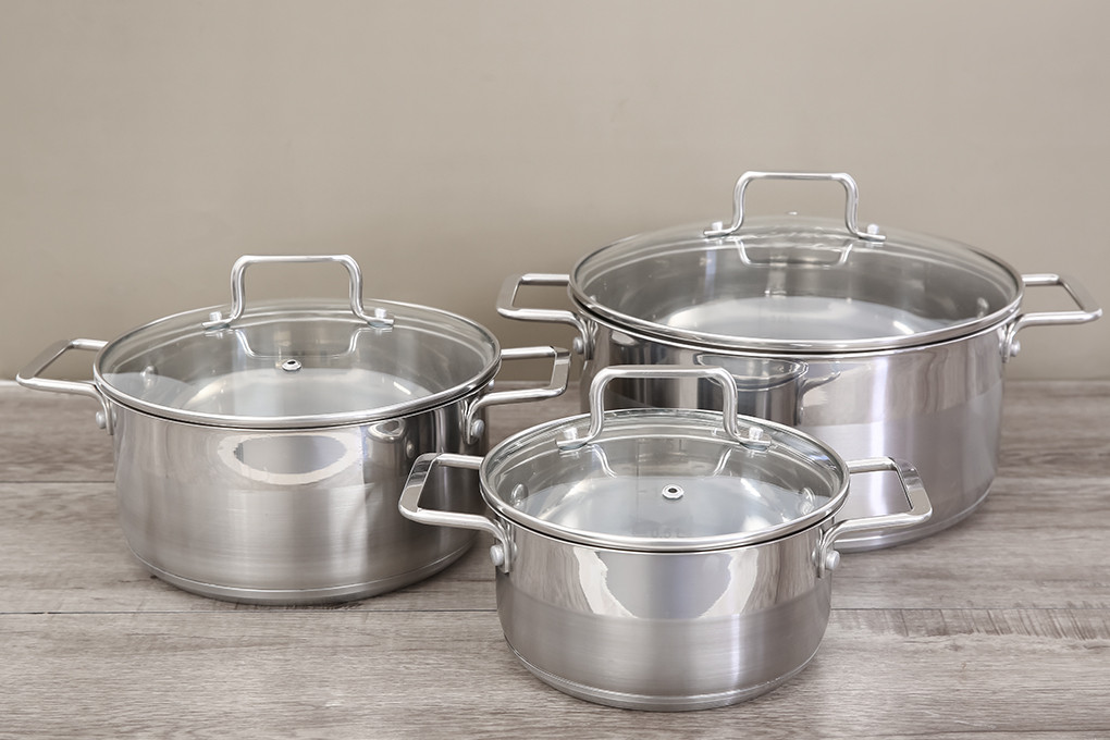 Tìm hiểu kỹ hơn, có thể thấy được, inox hay còn gọi là thép không gỉ. Dĩ nhiên, không gỉ chỉ là tính chất tương đối và nó còn tùy vào chất lượng của inox.